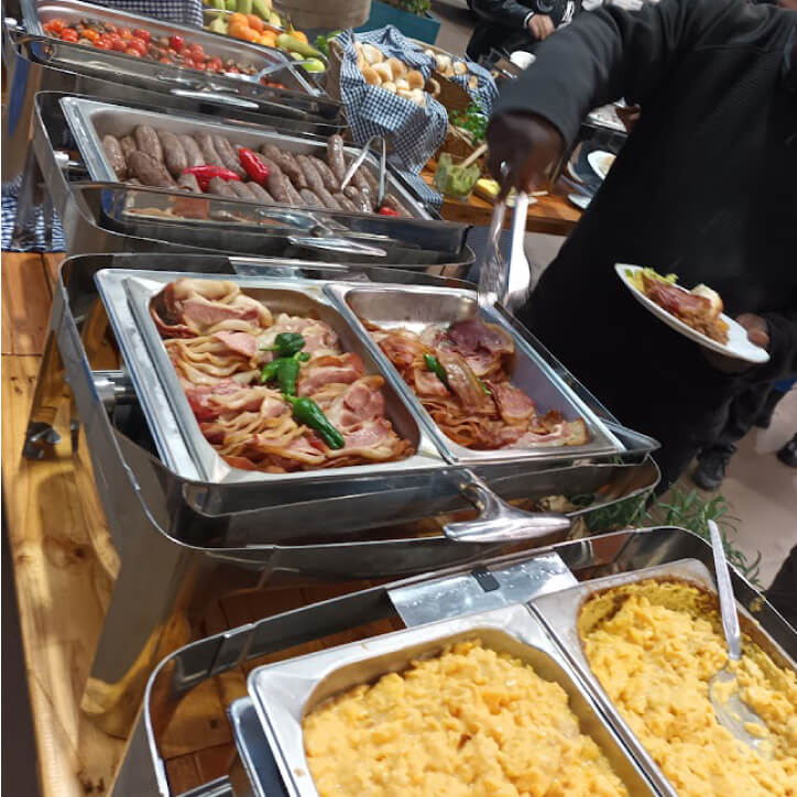 Breakfast-Buffet